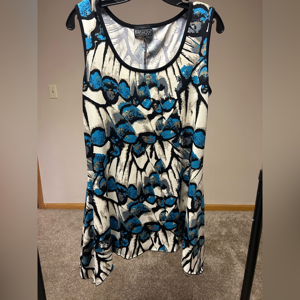 Boutique sleeveless tunic